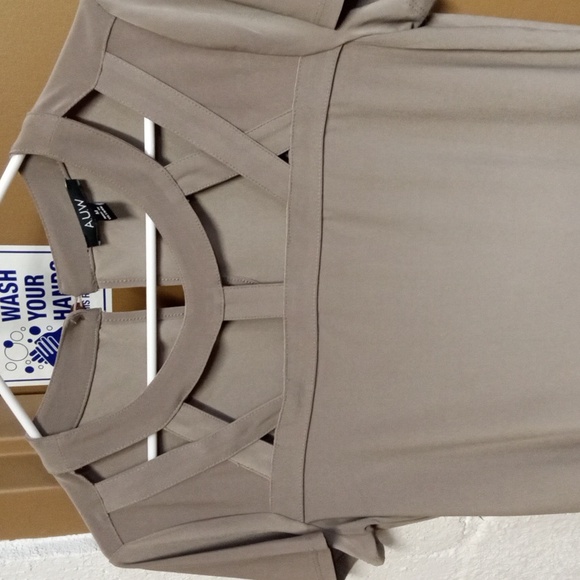 Avenue Women's Tan Top - Picture 3 of 4